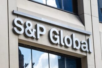 sp avertizeaza ca socurile provocate de scumpirea petrolului ar putea afecta ratingurile tarilor din europa centrala si est inclusiv al romaniei care e pe muchie 69ce9eb40216c