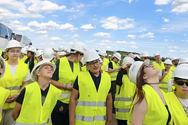 cum se construieste un parc eolian ce au aflat elevii si studentii la wind open day 2026 6a3407fa05a96