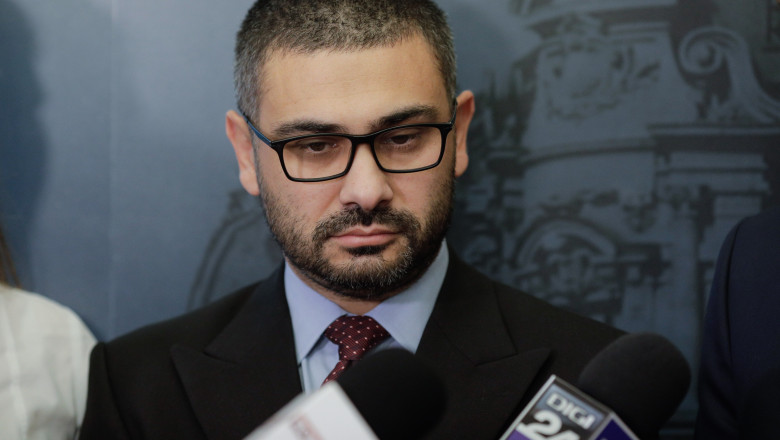 florin manole il acuza pe dragos pislaru ca dezinformeaza in cazul sporului de dirigentie era in proiectul pe care l am lasat 6a1eb865364f3